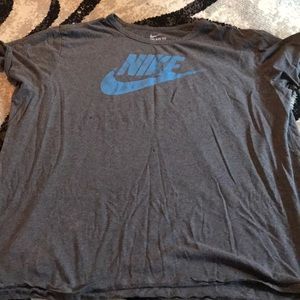Nike men’s t-shirt